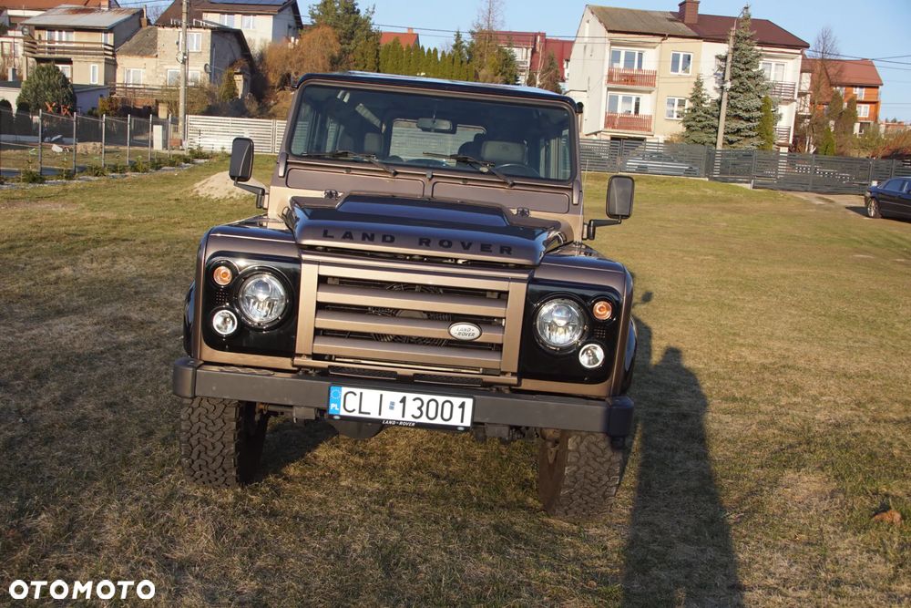 Land Rover Defender - 6