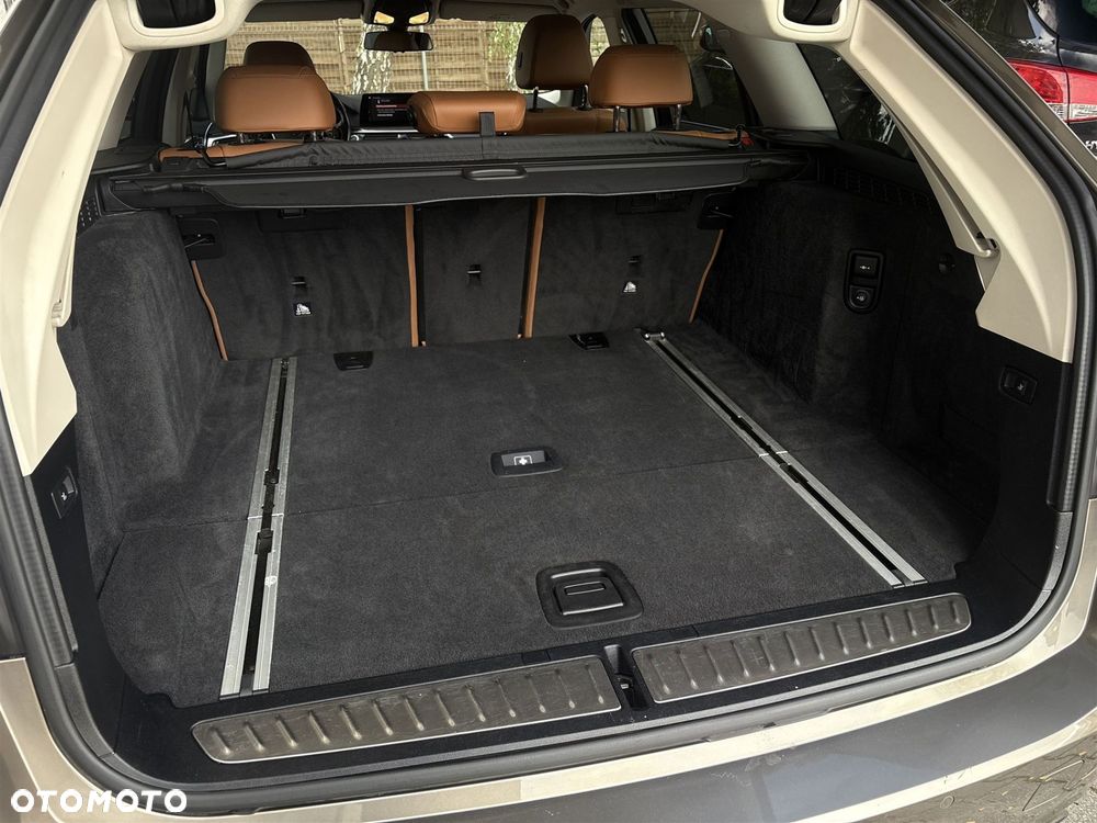 BMW Seria 5 530d xDrive - 23