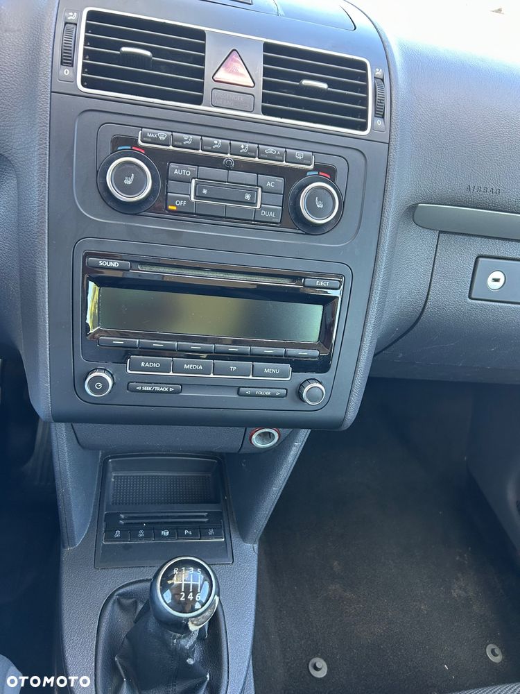 Volkswagen Touran 1.6 TDI DPF BlueMotion Technology Cup - 8