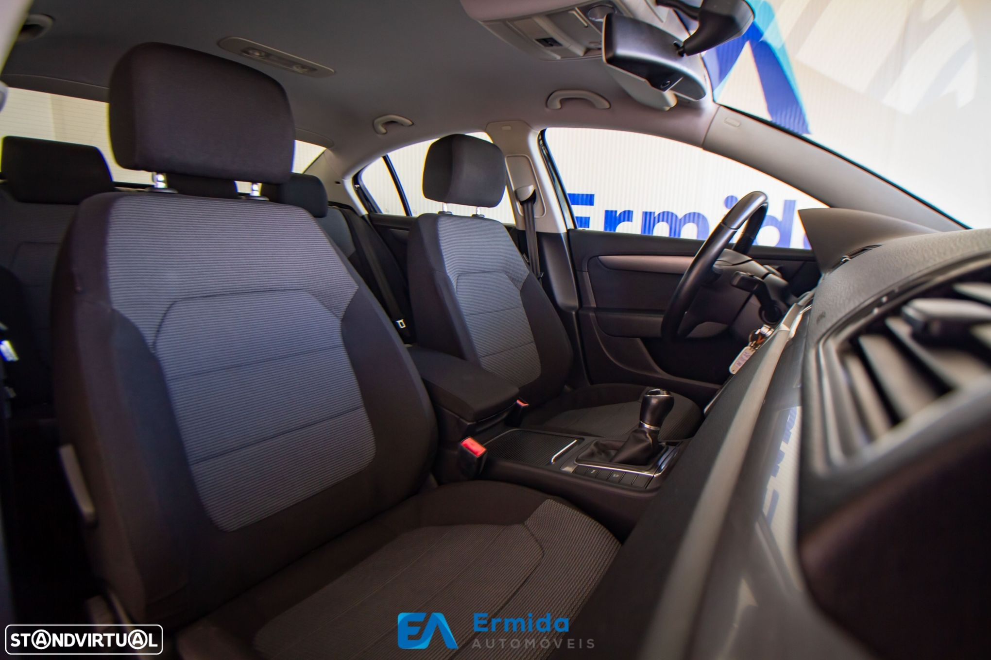 VW Passat 1.6 TDI BlueMotion - 23