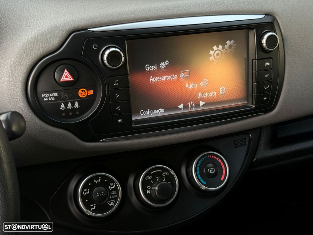 Toyota Yaris - 12