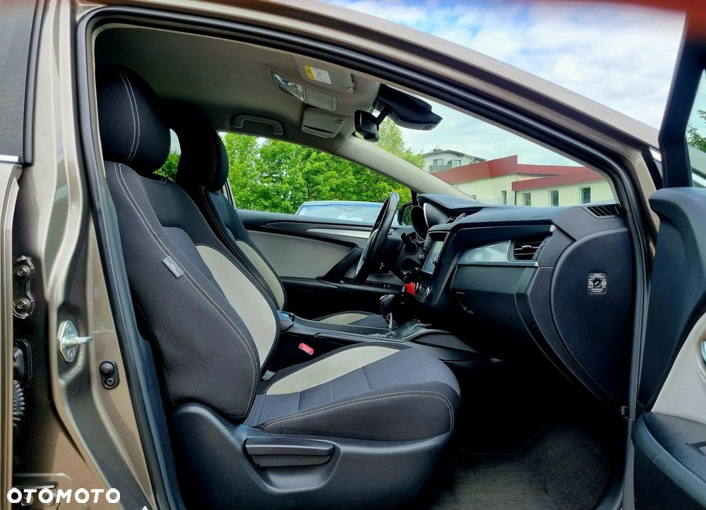 Toyota Avensis 1.8 Premium MS - 11