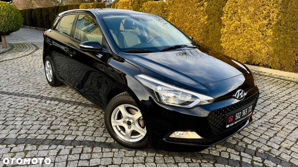 Hyundai i20 blue 1.2 Trend - 1