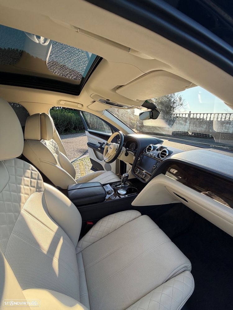 Bentley Bentayga Azure - 22