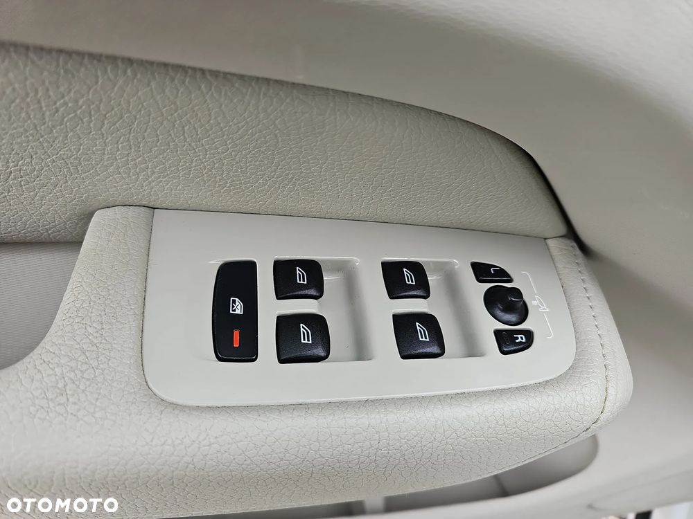Volvo XC 60 T8 Plug-In Hybrid AWD Inscription - 13