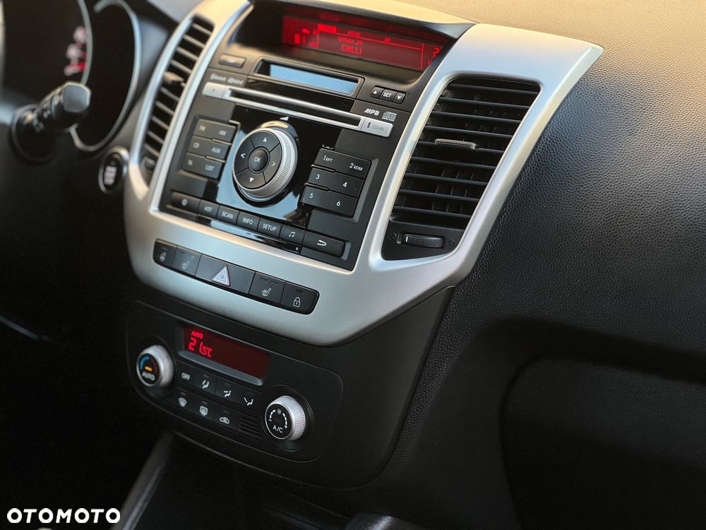 Kia Venga 1.4 CVVT UEFA EURO 2016 - 32