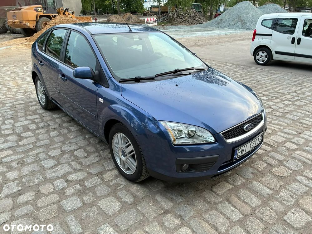 Ford Focus 2.0 Ghia - 14