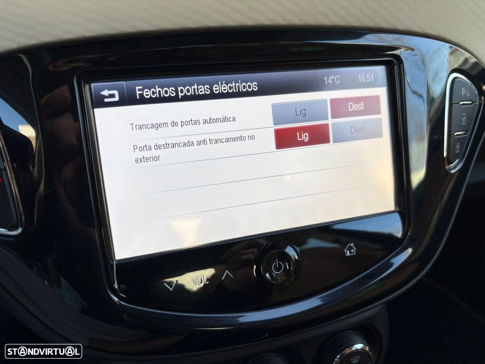 Opel Adam 1.0 T Rocks - 30