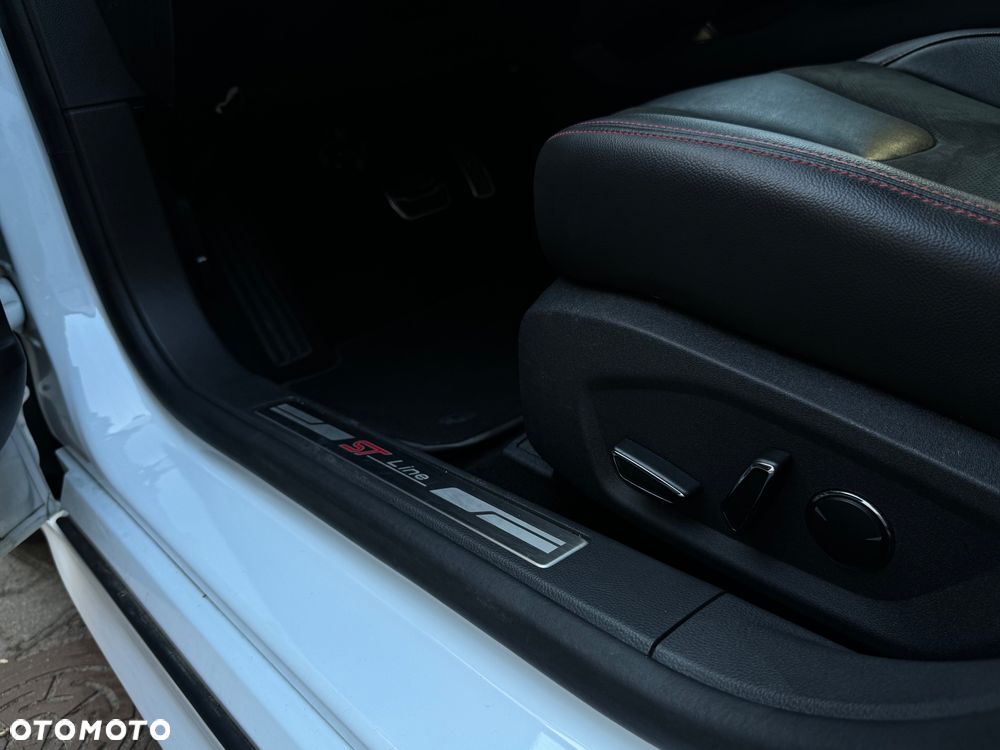 Ford Mondeo 2.0 EcoBlue Allrad ST-Line - 34