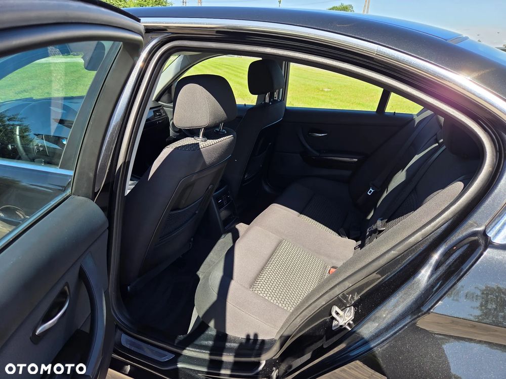 BMW Seria 3 318d DPF Edition Exclusive - 28