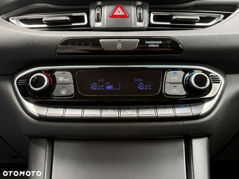 Hyundai i30 1.5 T-GDI 48V Executive DCT - 9