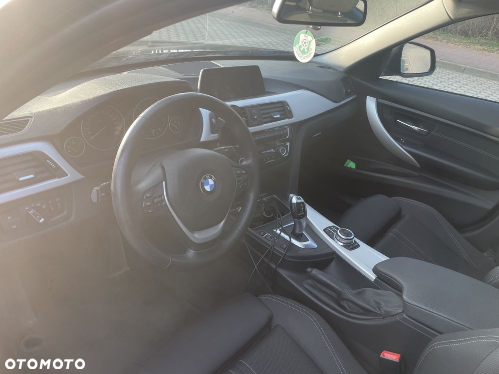 BMW Seria 3 318i - 20