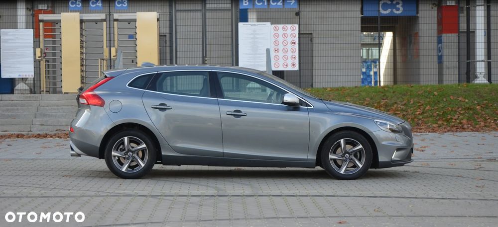 Volvo V40 D2 Drive-E R-Design Kinetic - 9