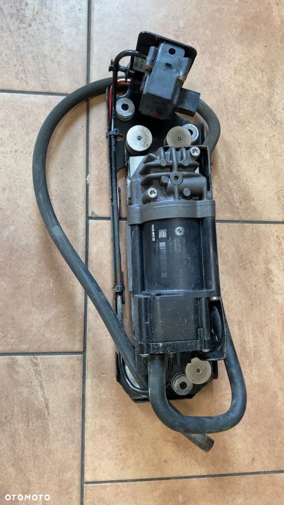 BMW F01 F07 F10 F11 KOMPRESOR ZAWIESZENIA 6789450