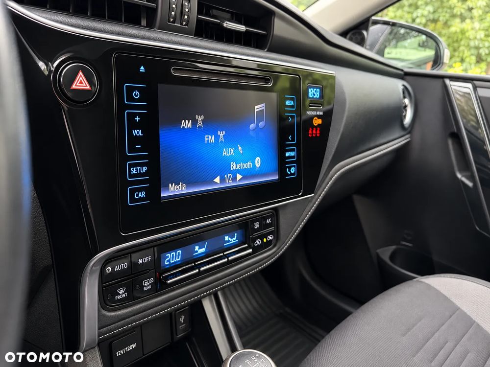 Toyota Auris 1.6 Classic Plus - 8