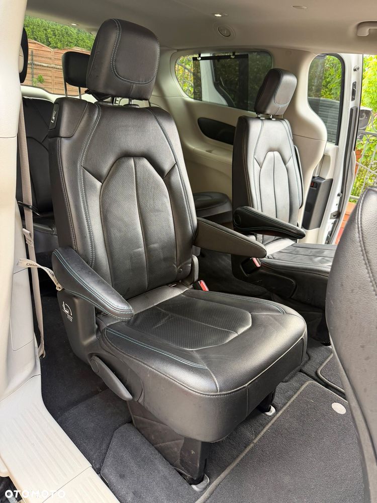 Chrysler Pacifica - 22