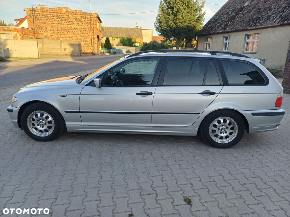 BMW Seria 3 318i Edition Exclusive - 4