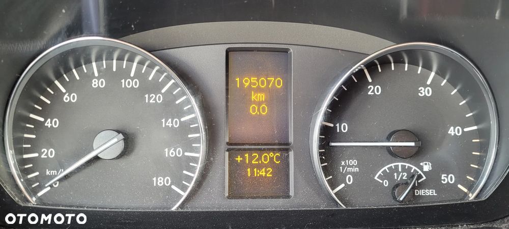 Mercedes-Benz Sprinter - 22