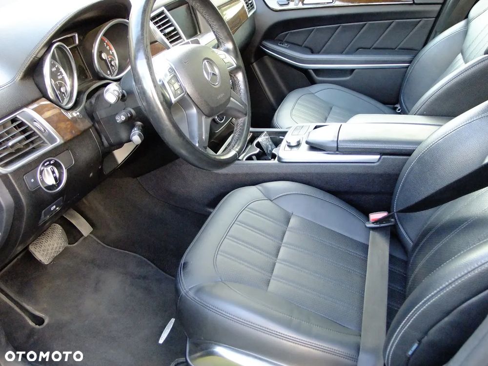 Mercedes-Benz ML - 21