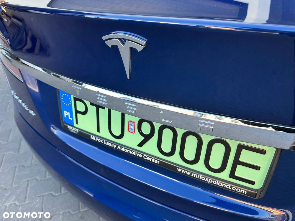 Tesla Model S - 22