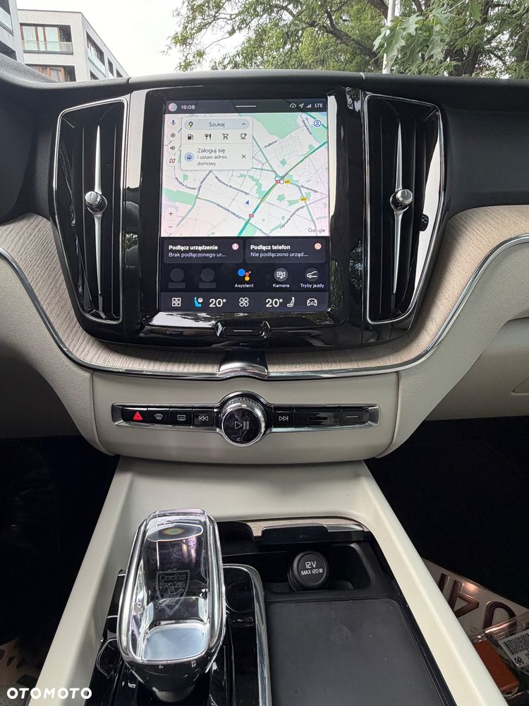Volvo XC 60 B4 B Plus Bright - 19