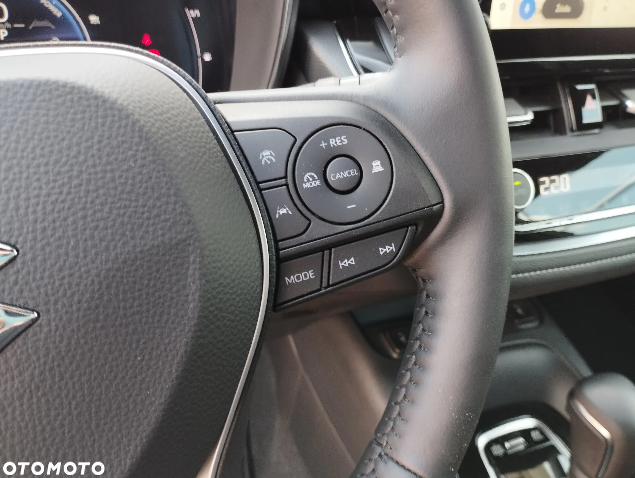 Suzuki Swace 1.8 Hybrid Premium Plus CVT - 11