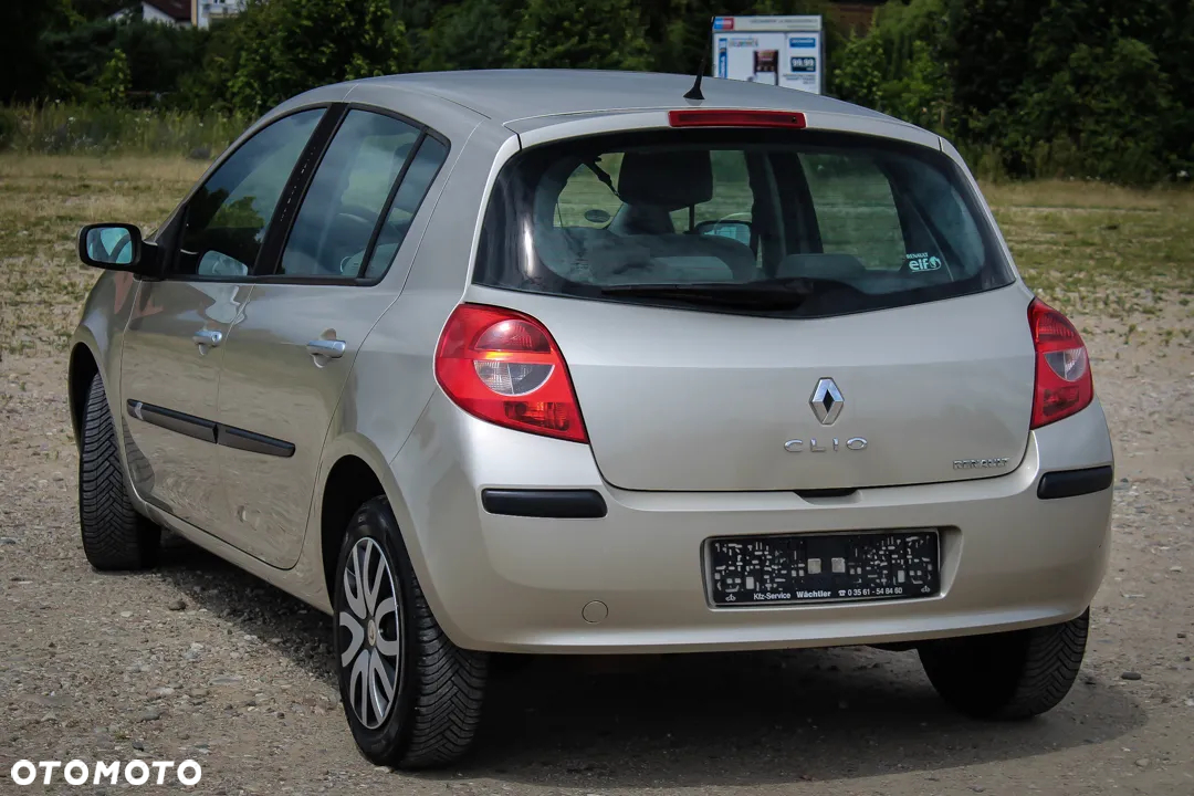 Renault Clio 1.6 16V Exception - 10