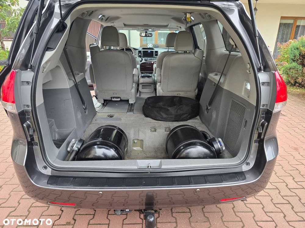 Toyota Sienna 3.5 V6 XLE AWD - 33
