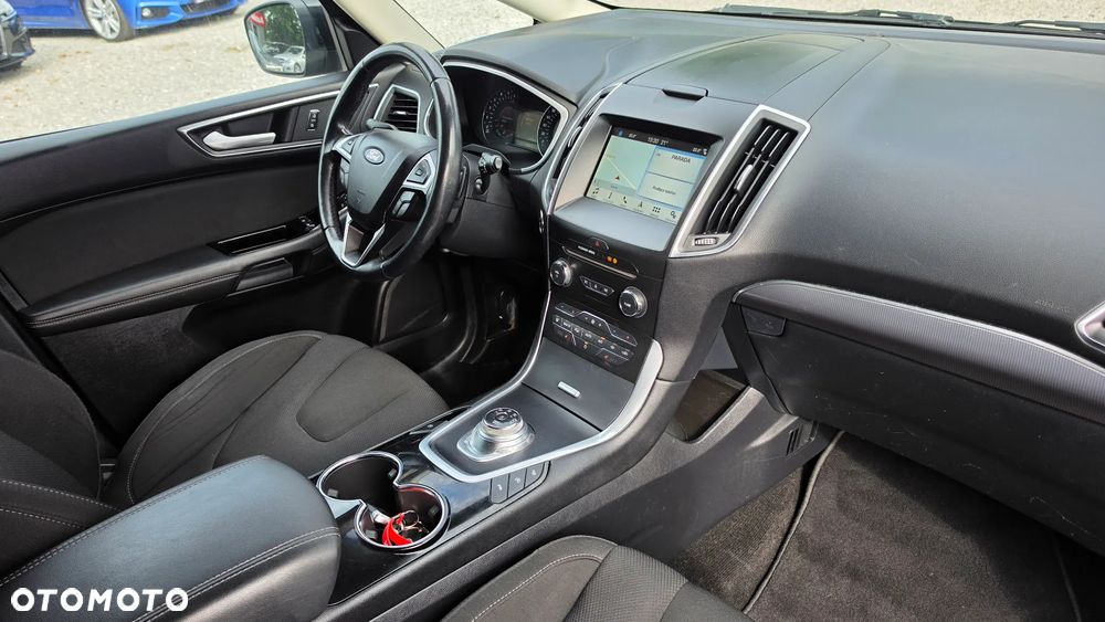 Ford S-Max - 11