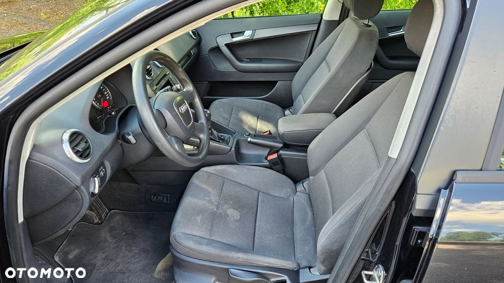 Audi A3 Sportback 2.0 TDI DPF Ambiente - 23
