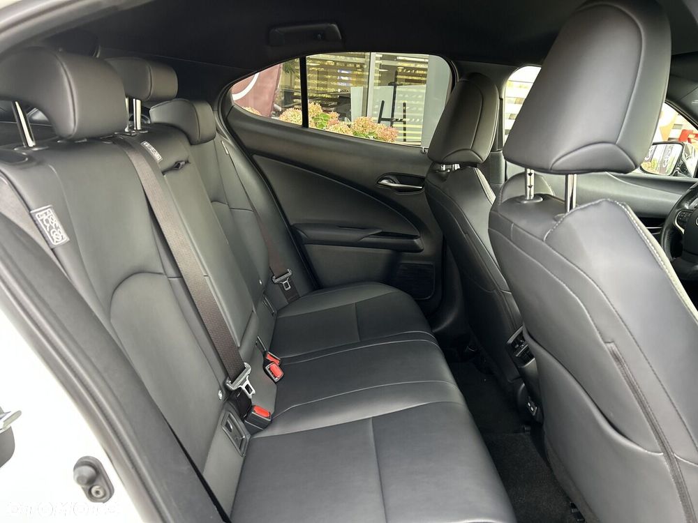 Lexus UX 250h GPF F Impression 2WD - 21
