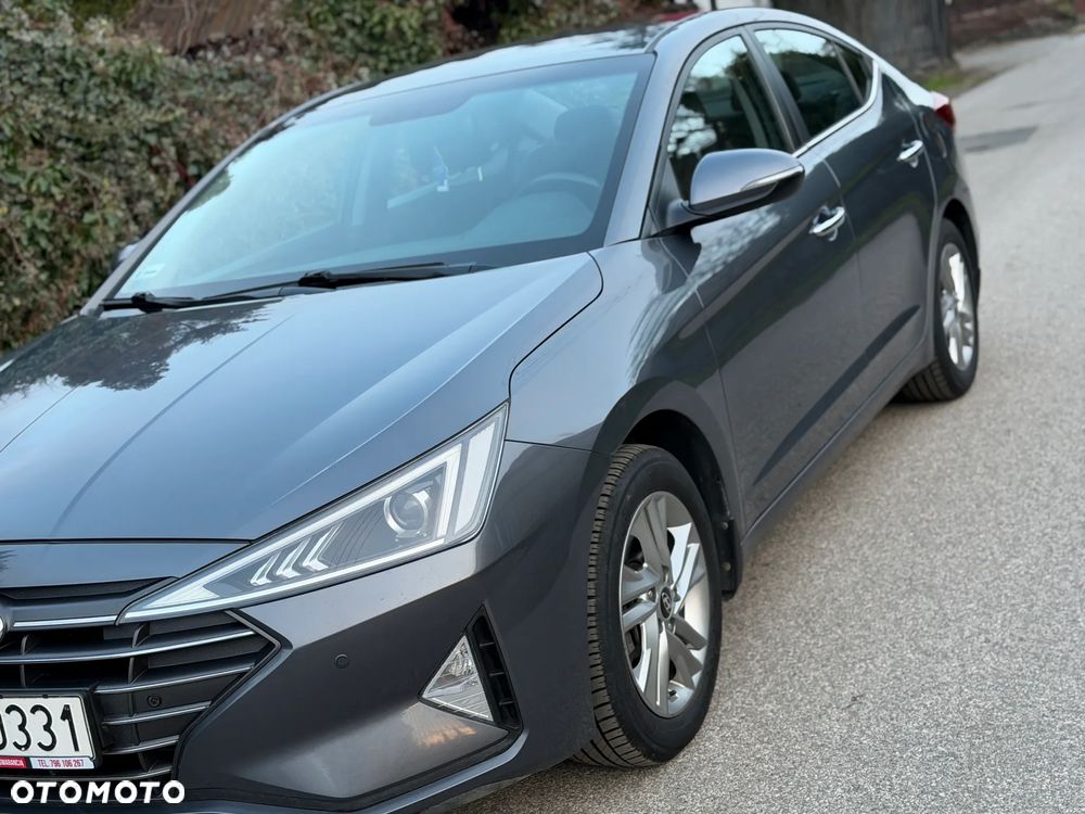 Hyundai Elantra 1.6 Comfort - 38