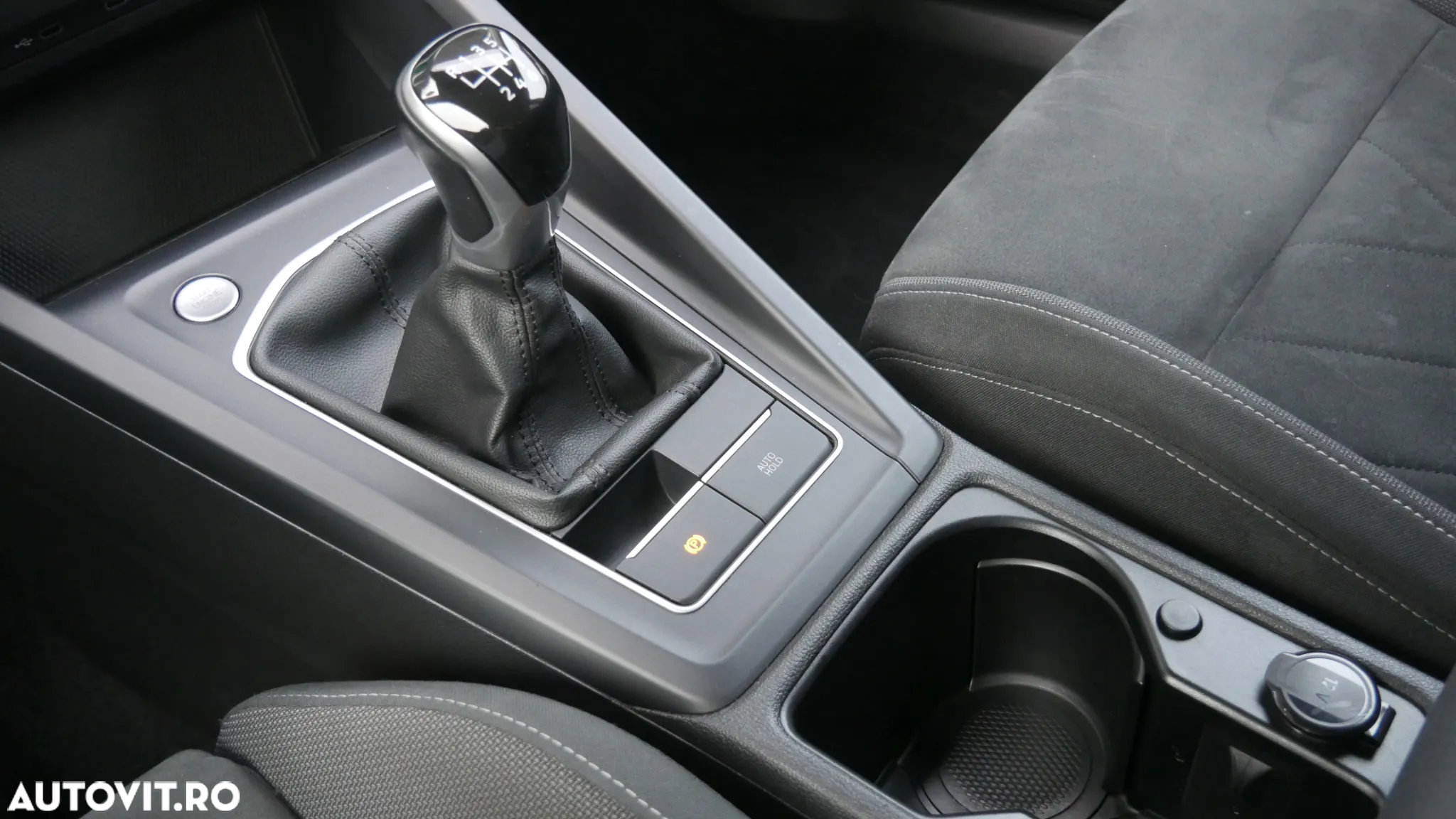 Volkswagen Golf - 18
