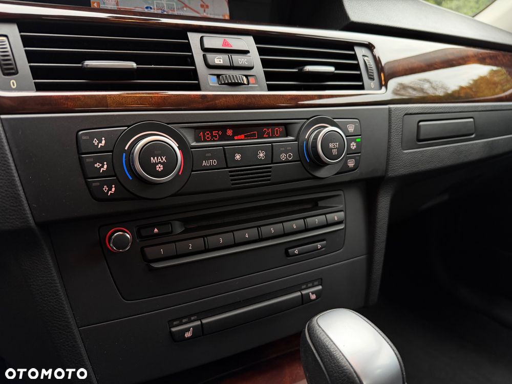 BMW Seria 3 320i Edition Exclusive - 23