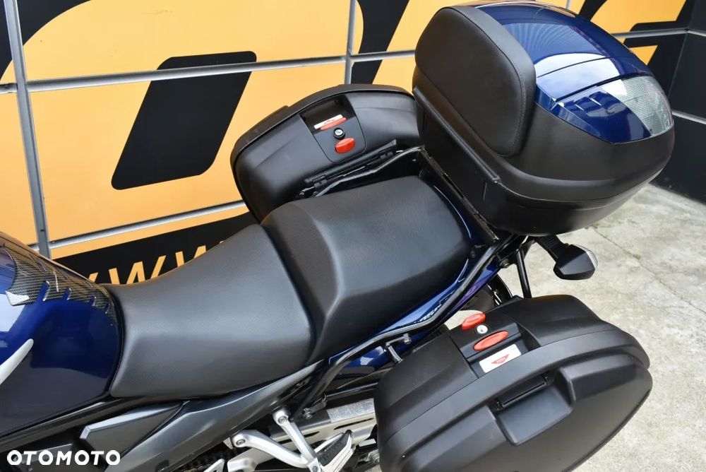 Suzuki GSX - 13