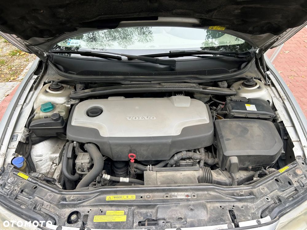 Volvo S60 2.4D5 Momentum - 9