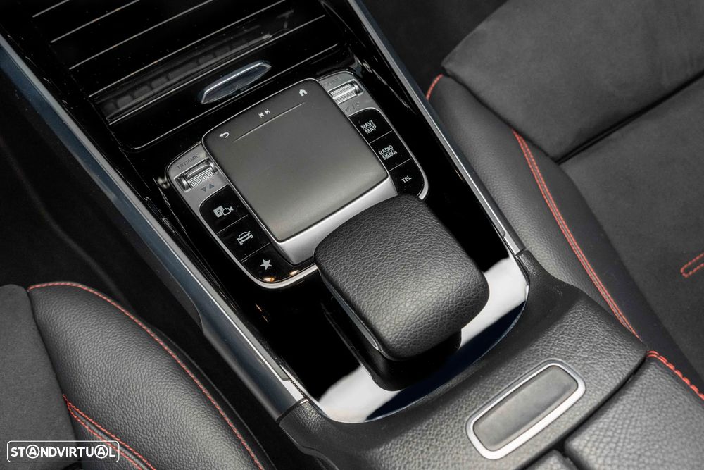 Mercedes-Benz GLB 200 7G-DCT AMG Line - 18