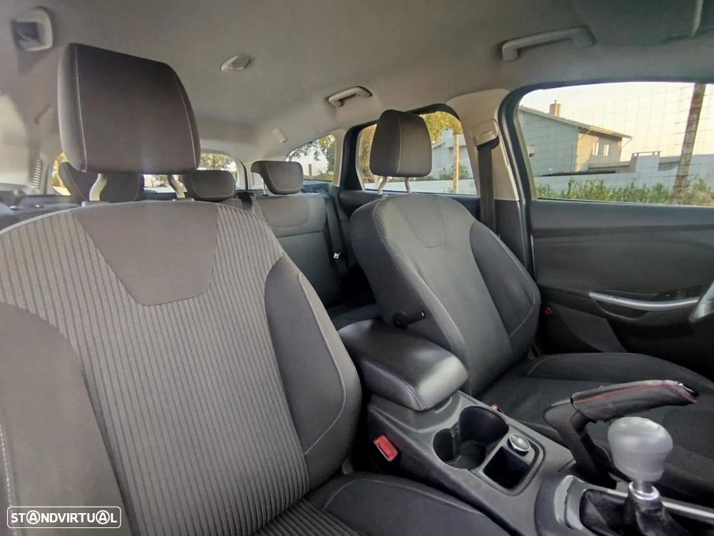 Ford Focus SW 1.6 TDCi Titanium Best - 17