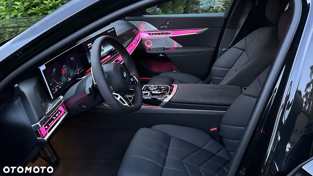 BMW Seria 7 - 32