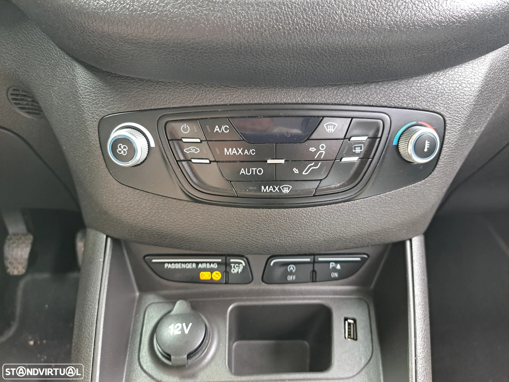 Ford Tourneo Courier 1.0 EcoBoost Titanium - 19