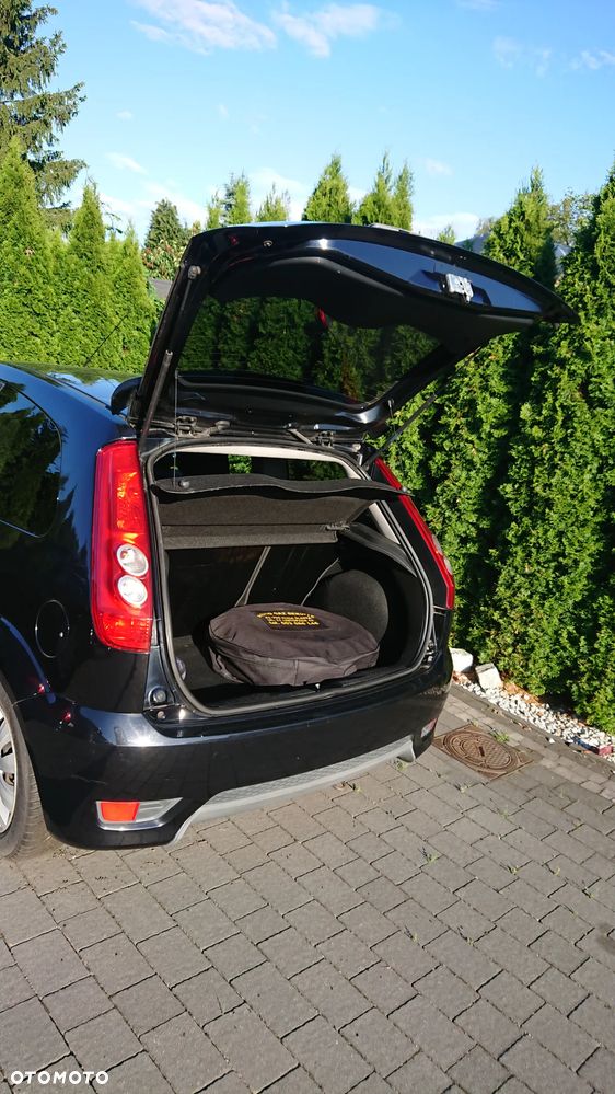 Ford Fiesta 1.4 Ambiente - 9