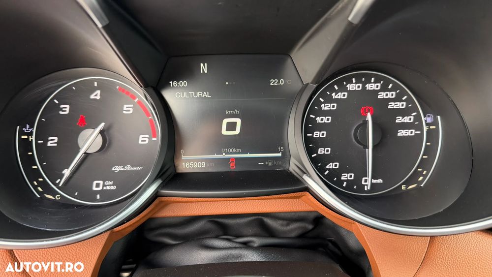 Alfa Romeo Giulia 2.2 JTDM Super - 32