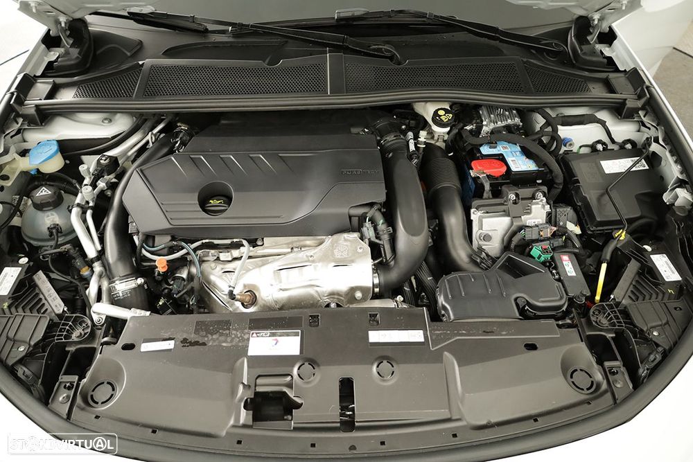 Peugeot 308 1.6 Hybrid Allure Pack e-EAT8 - 26