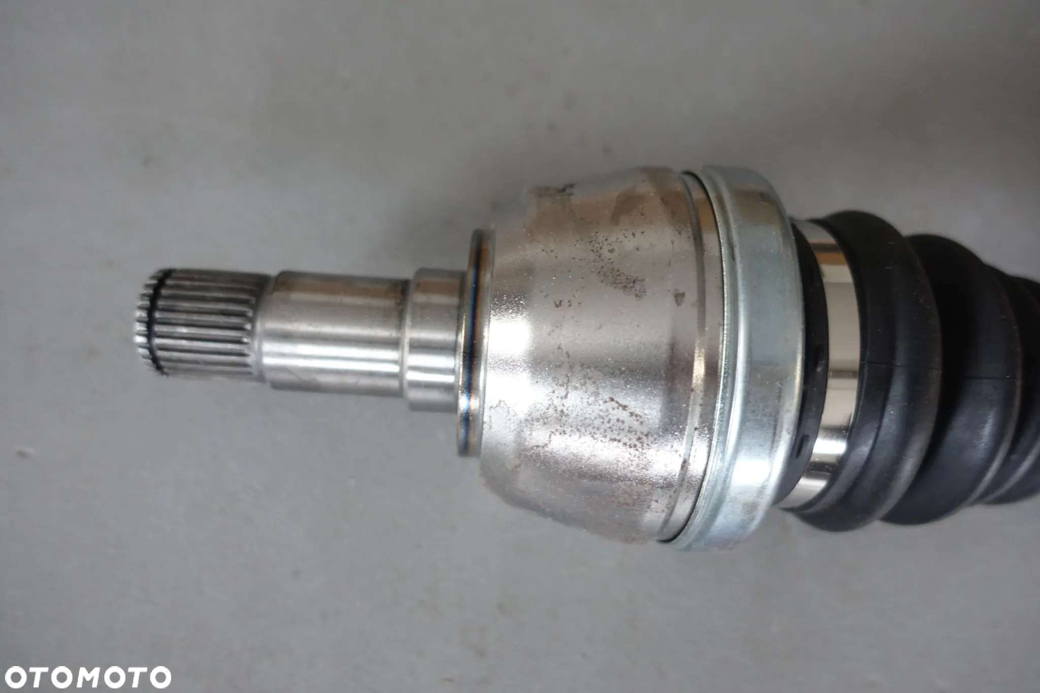 PÓŁOŚ LEWA MERCEDES W176 17r. 27/30 zębów - 2