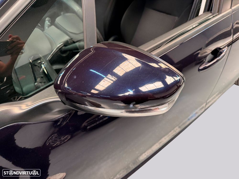 Peugeot 208 - 6