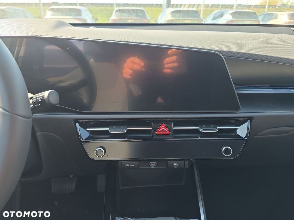 Kia Niro 1.6 GDI Hybrid M - 24