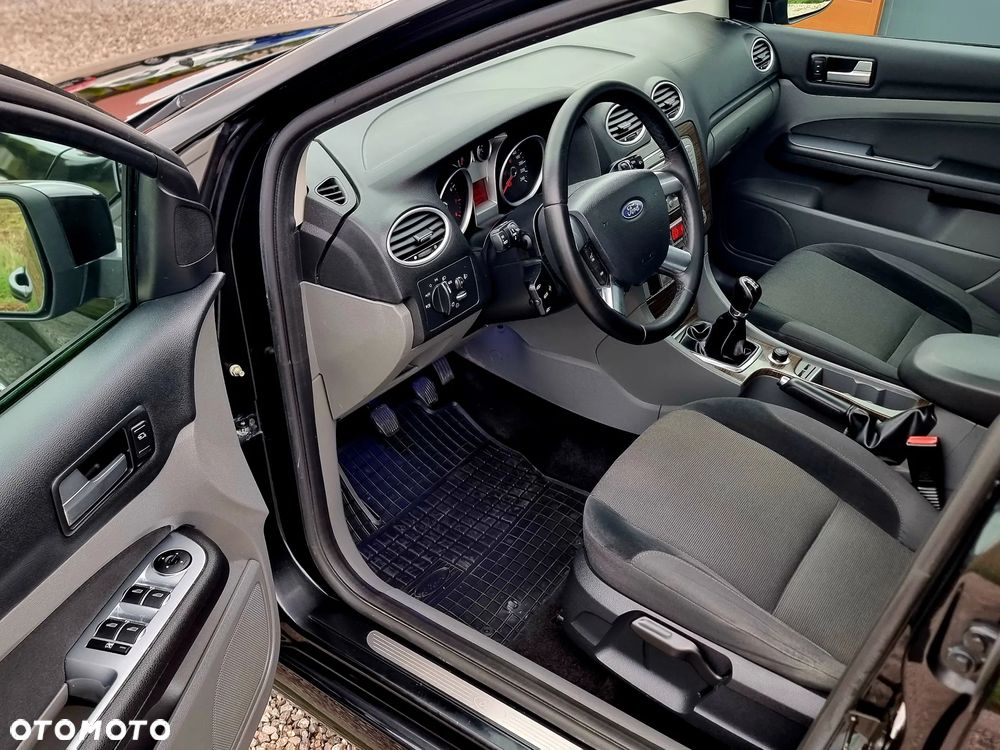Ford Focus 2.0 16V Sport - 13