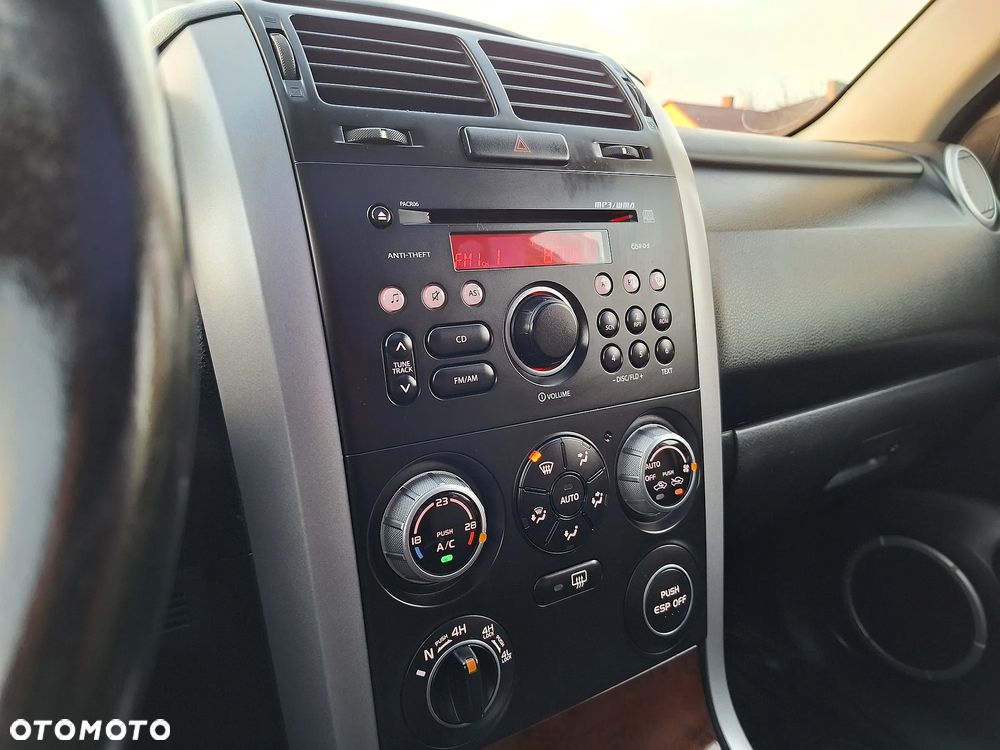 Suzuki Grand Vitara 2.0 De luxe - 12