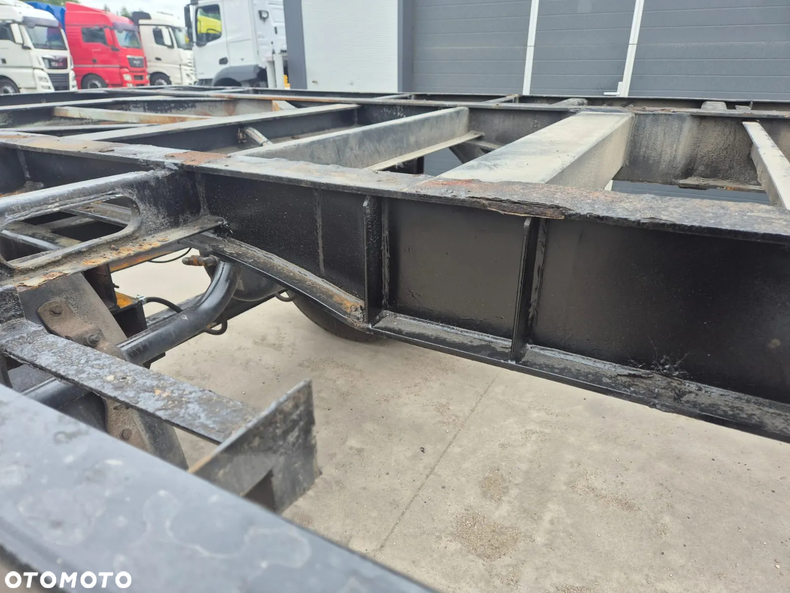 Schmitz Cargobull Przyczepa Krone na resorze - 13