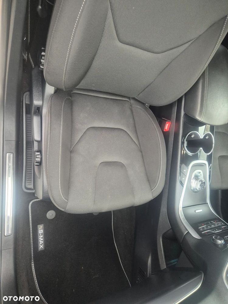Ford S-Max 2.0 EcoBlue Titanium - 24